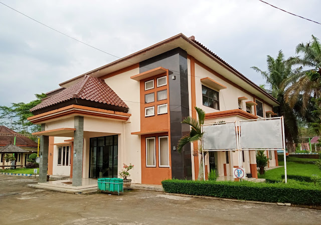 Kantor Dinas Pariwisata Kabupaten Lumajang.