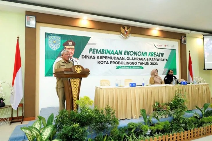 Sekretaris Dispopar Kota Probolinggo Fajar Poernomo dalam acara pembinaan ekonomi kreatif di Kota Probolinggo. Foto: Diskominfo Kota Probolinggo.