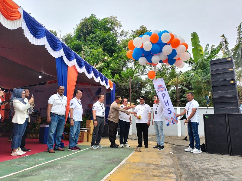 Jajaran pimpinan BRI bersama Wabub saat melepas balon tanda panen hadiah simpedes.