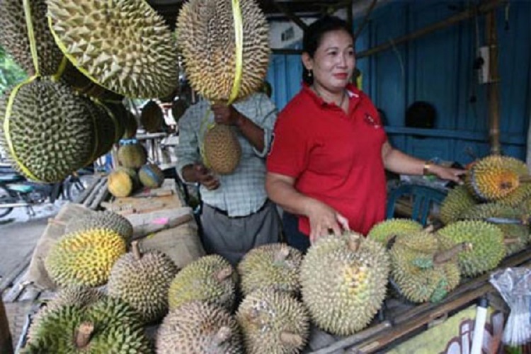 Salah satu penjual durian di Banyuwangi. SP/ BNY