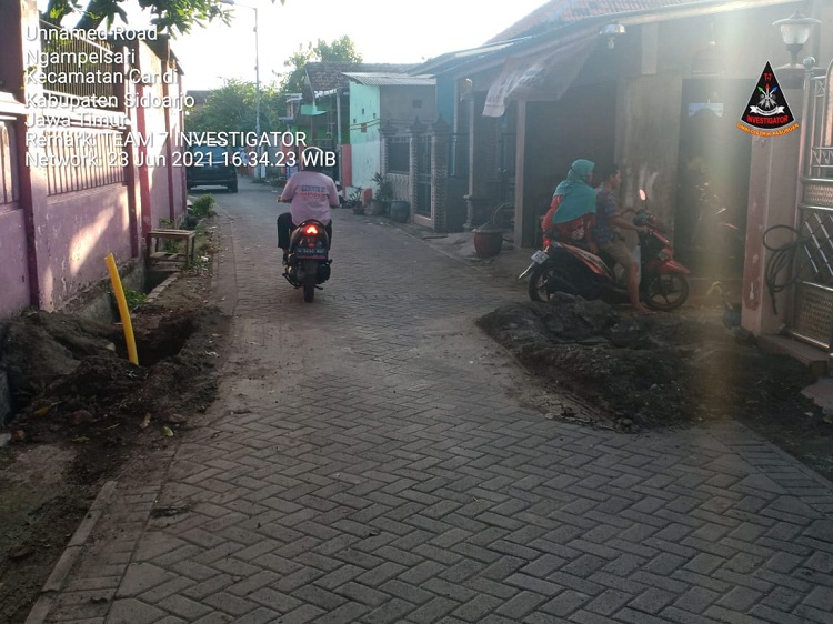 Lubang-lubang proyek penggalian Jargas (Jaringan Gas )dibiarkan menganga. SP/ HIK