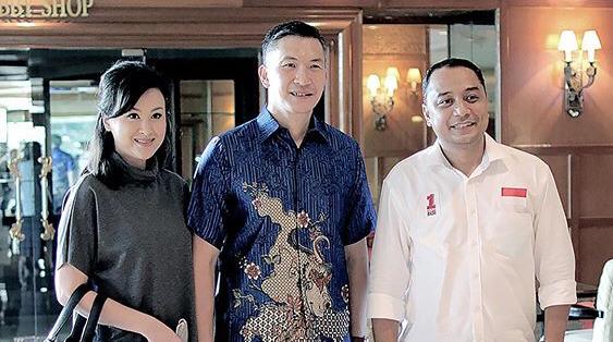  Calon Wali Kota Surabaya nomer urut 1 Eri Cahyadi juga mendatangi Gereja Mawar Sharon. SP/ Al Qomaruddin