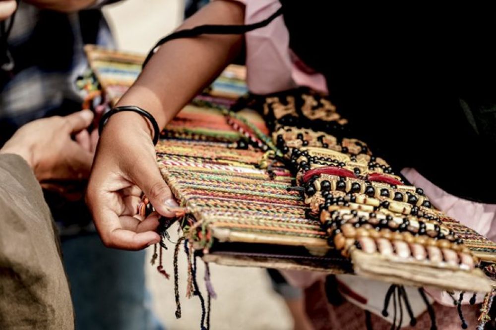 Illustrasi kegiatan UMKM sedang beradaptasi di tengah wabah pandemi Covid-19. SP/ PI