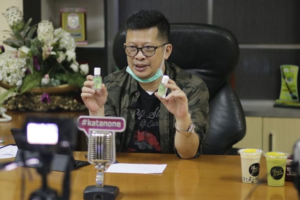 Podcast KataNone merupakan sarana komunikasi terbaru bagi Irman untuk menyapa warga masyarakat. SP. SN