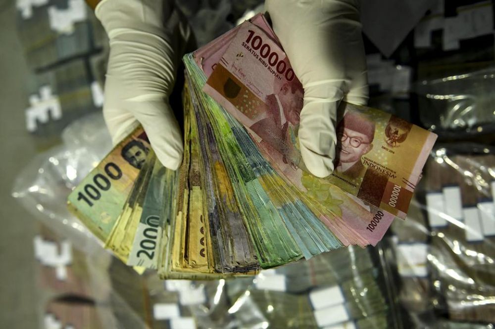 Ilustrasi, uang pecahan rupiah. Bank Jatim berupaya menggenjot penyaluran kredit pada kuartal II 2020. SP/KD