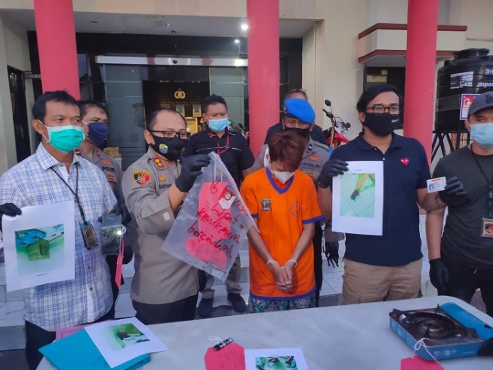 Rilis kasus pembunuhan terapis wanita di Jalan Lidah Kulon. SP/jemmi