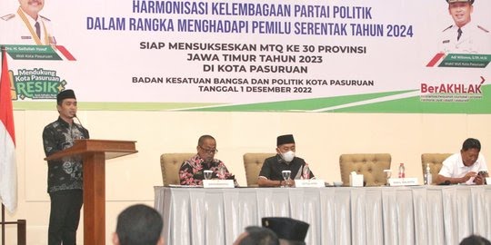 Wakil Wali Kota Pasuruan Adi Wibowo Membuka Sosialisasi Kelembagaan Partai Politik.