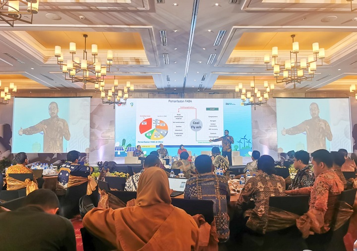 Praktisi, akademisi, pelaku usaha, hingga perwakilan pemerintah antusias mengikuti Seminar Nasional bertajuk 'Value Creation of FABA untuk Mendukung Infrastruktur Pertanian dan Pembangunan Berkelanjutan yang digelar PLN Group di Semarang, Rabu (14/6).