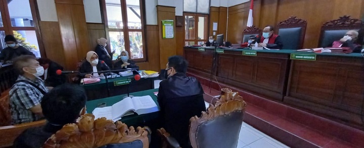 Saksi Franky Husein, direktur PT Kreasi Energi Alam (KEA) memberikan keterangan di persidangan. SP/Budi Mulyono