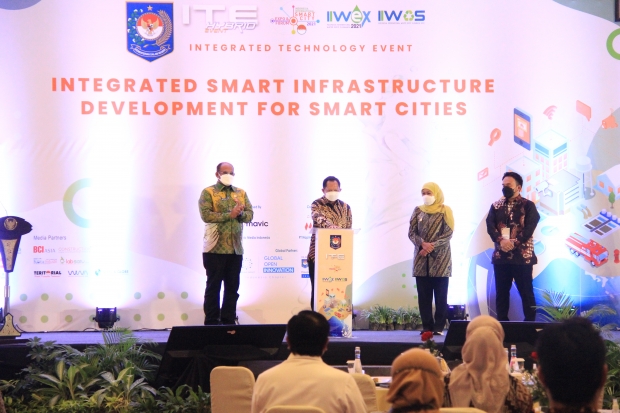 Gubernur Jawa Timur, khofifah Indar Parawansa, mendukung penyelenggaraan Integrated Technology Event (ITE) hybrid”, di Grand City Surabaya, Rabu (1/12/2021). SP/KOMINFO JATIM