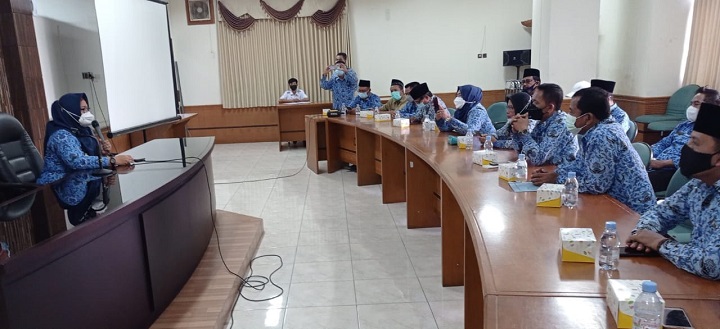 Wabup Bu Min saat menerima pengurus AKD di kantornya. SP/M.AIDID