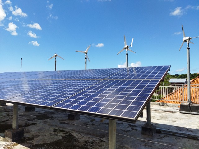 Foto ilustrasi panel surya.