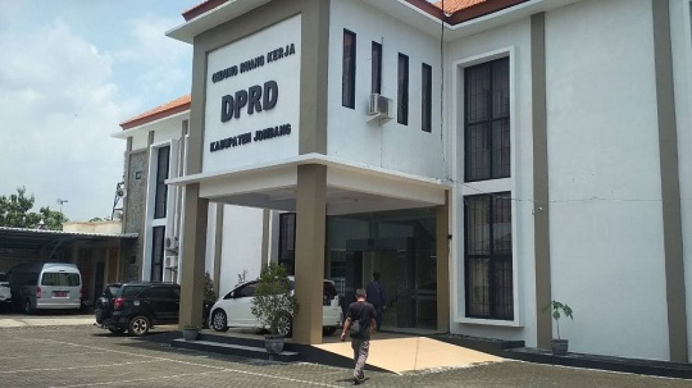 Gedung Komisi DPRD Jombang. (SP/M. Yusuf)