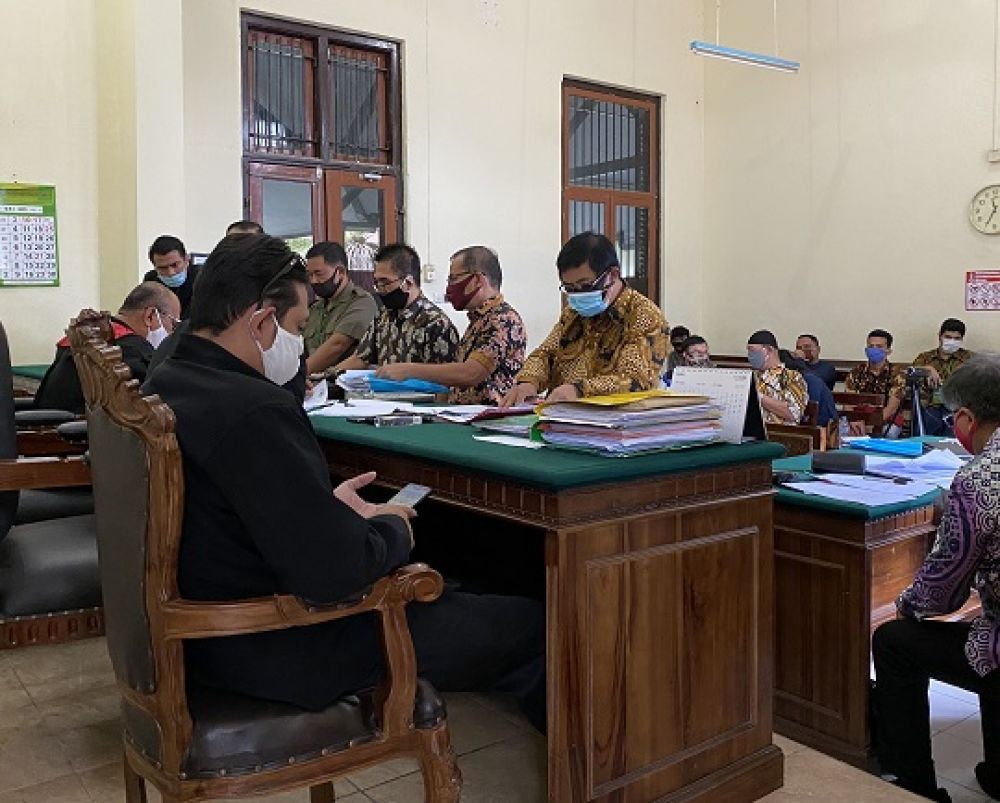 Kuasa hukum tersangka MeMiles mengajukan permohonan praperadilan atas kasus yang melilit kliennya. (SP/budi)