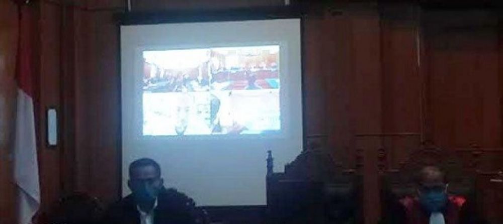 Suasana sidang atas terdakwa Muhaimin di PN Surabaya yang digelar secara daring. 