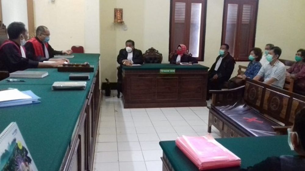 Suasana sidang di pengadilan negeri surabaya terhadap kasus 4 bos PT Zangrandi. SP/budi