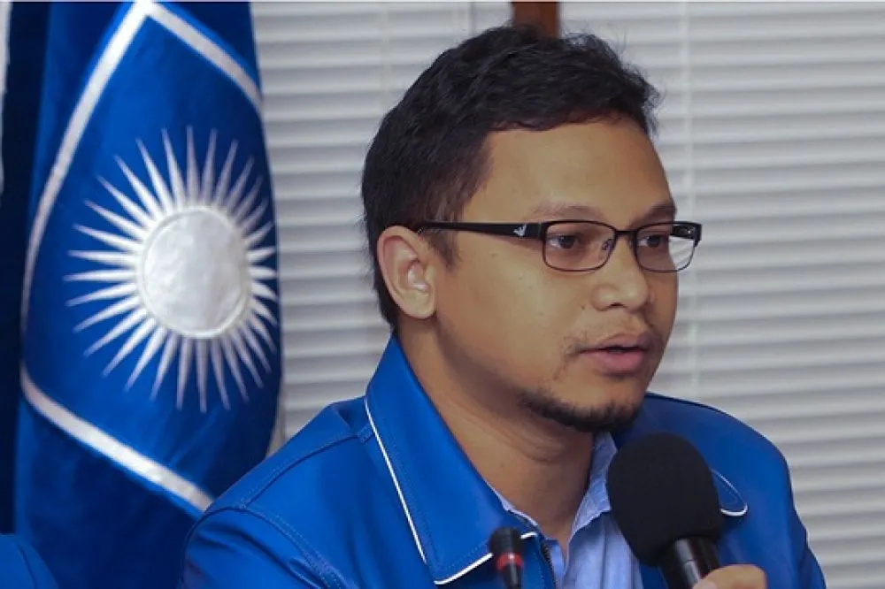 Hanafi Rais Mundur dari PAN dan DPR