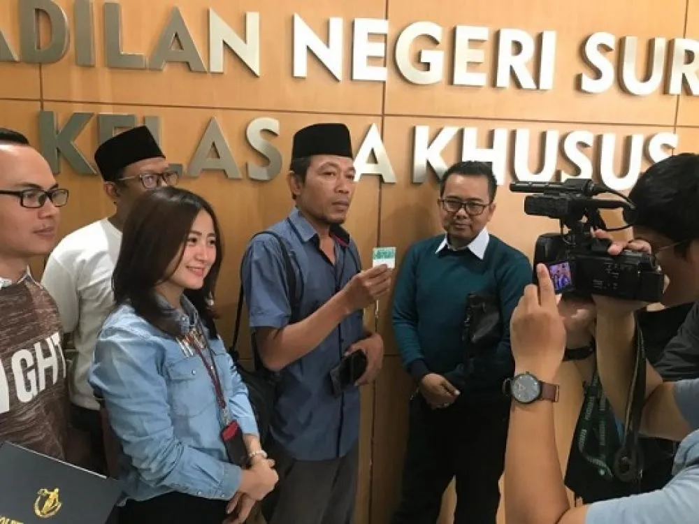 Arek-arek Suroboyo Gugat Jokowi
