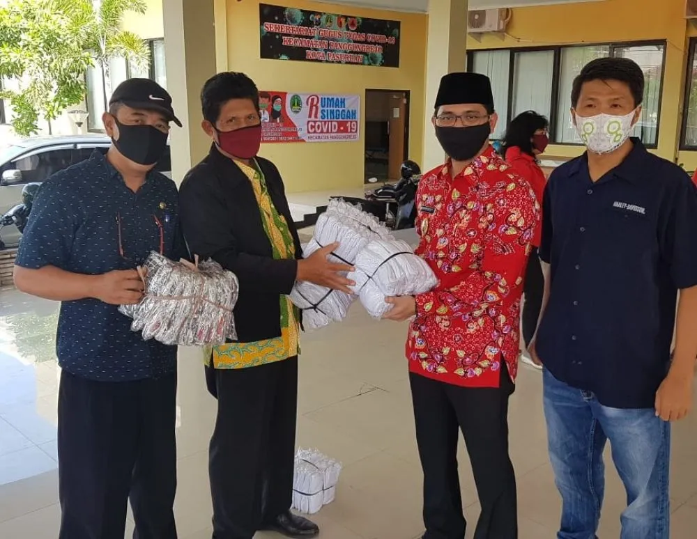 Gabungan Pengusaha dan Elemen Masyarakat Serahkan Ribuan Sembako