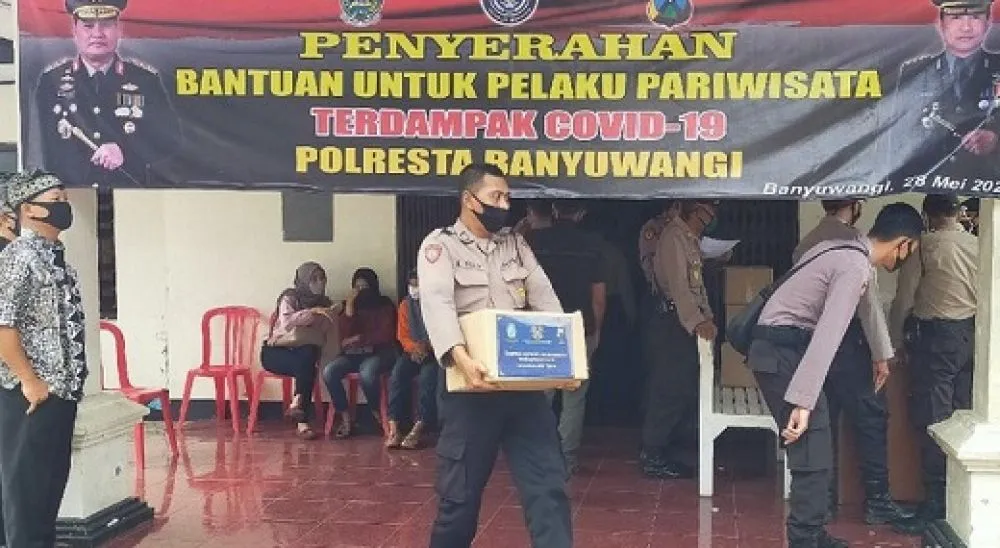 Polresta Banyuwangi Serahkan 1.576 Bantuan dari Kemenpar RI