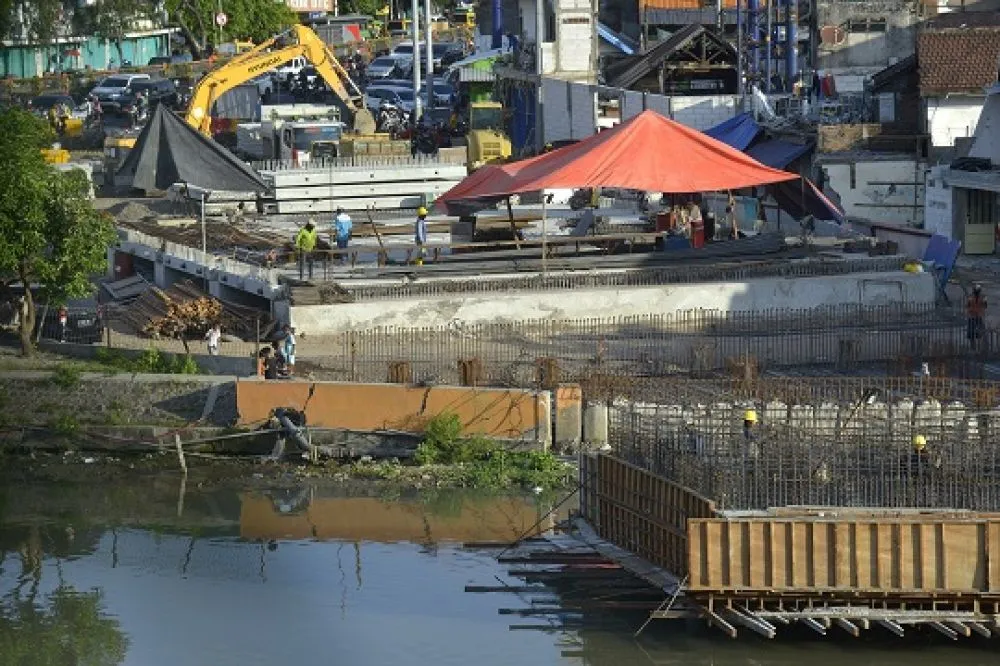 Ditarget Selesai Akhir Tahun, Pembangunan Jembatan Joyoboyo Masih 35 Persen