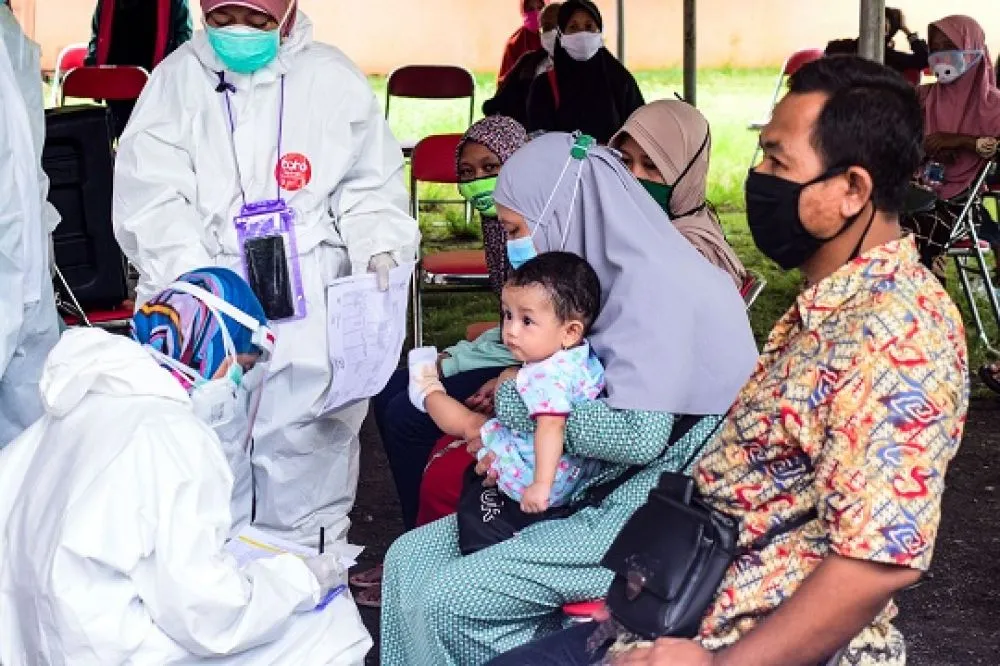 Lebih Dari 100 Orang Jalani Tes Swab di Kalirungkut
