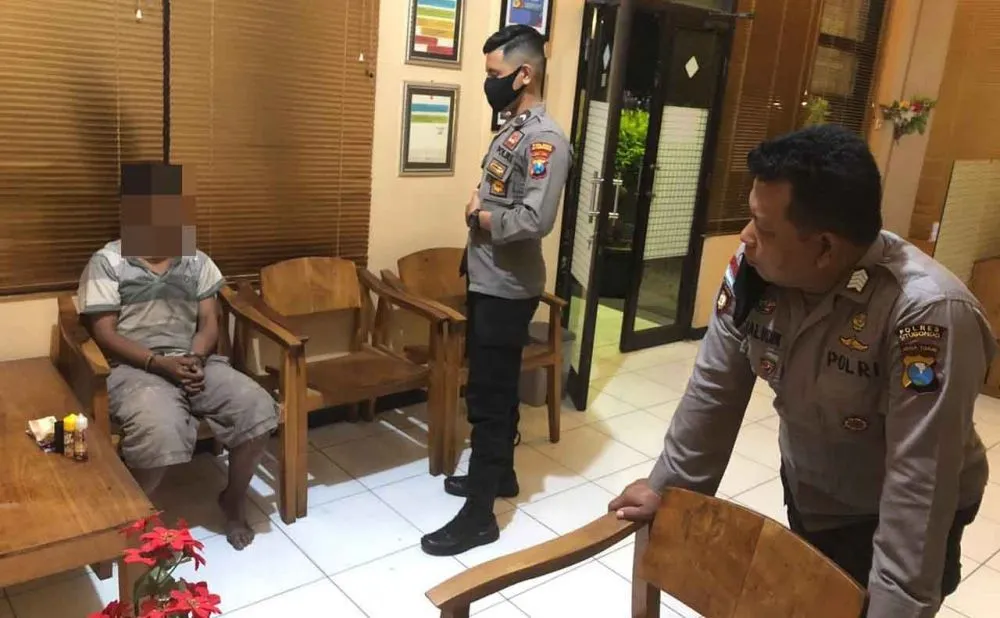 Polres Situbondo Ciduk Pemuda Diduga Bobol Toko Vapor