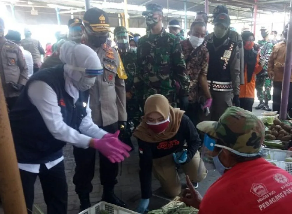 Gubernur Khofifah Pantau Kesiapan New Normal di Gresik