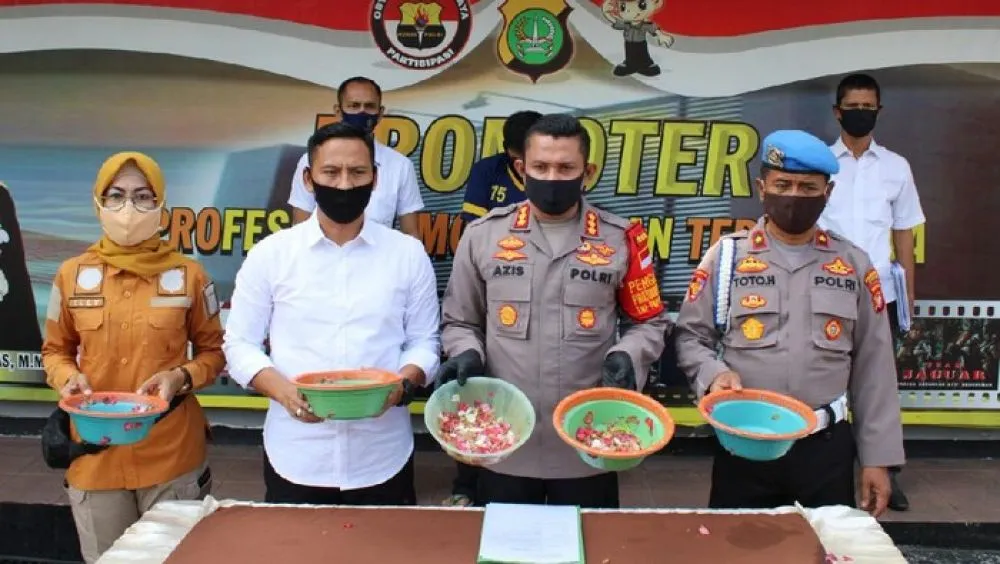 Ritual Malam Jumat Dukun Cabul yang Tak Bermanfaat