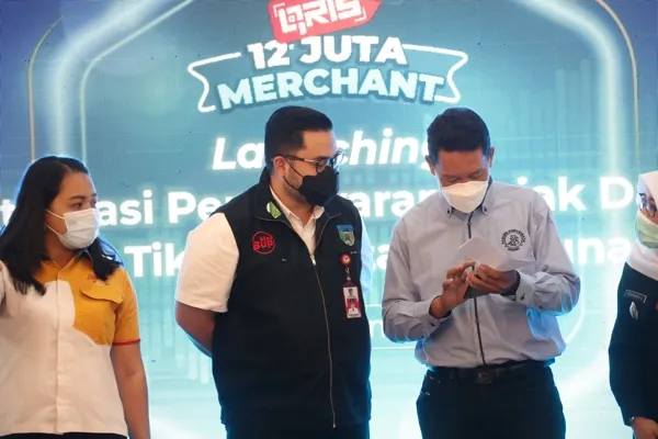 Bupati Kediri Pamerkan Bayar Pajak dan Tiket Wisata Bisa Pakai QRIS