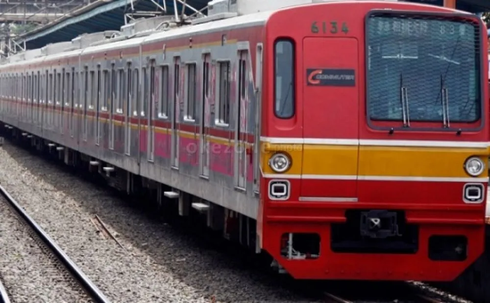 Pedagang dan Lansia Dilarang Naik KRL di Jam Sibuk