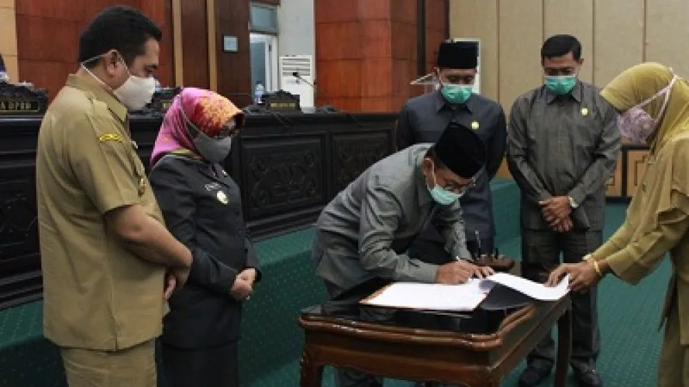 3 Perda  Disahkan,  Tiap  Fraksi Beri Catatan ke Pemkab Jombang