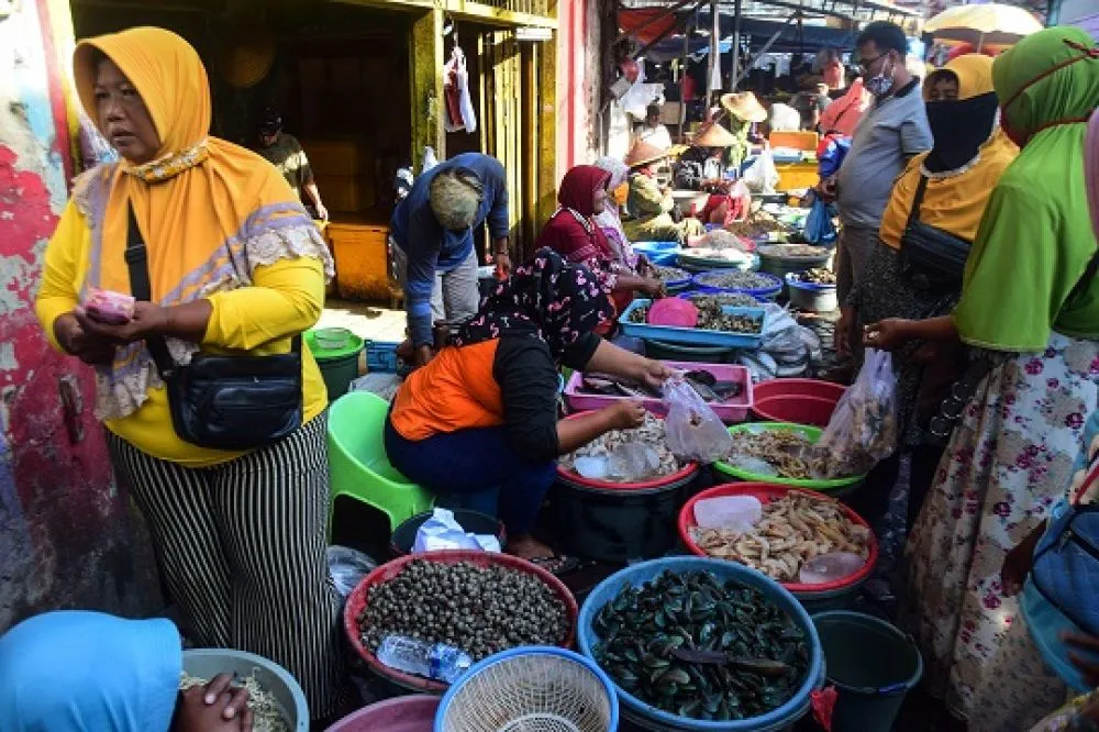 Pedagang Pasar Pabean 'Diteror' Petugas Covid-19