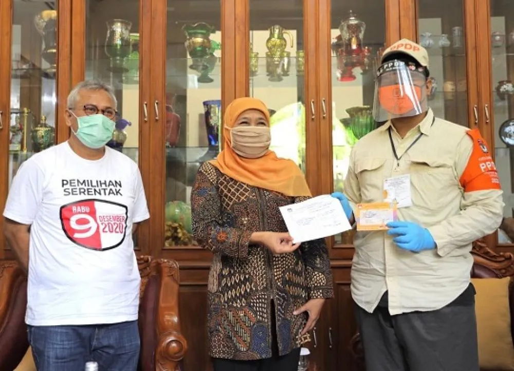 Gubernur Khofifah Terima Ketua KPU RI Coklit di Kediaman Jemursari