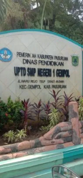 SMPN 1 Gempol Diduga Jual Beli Kursi Berkedok Sumbangan