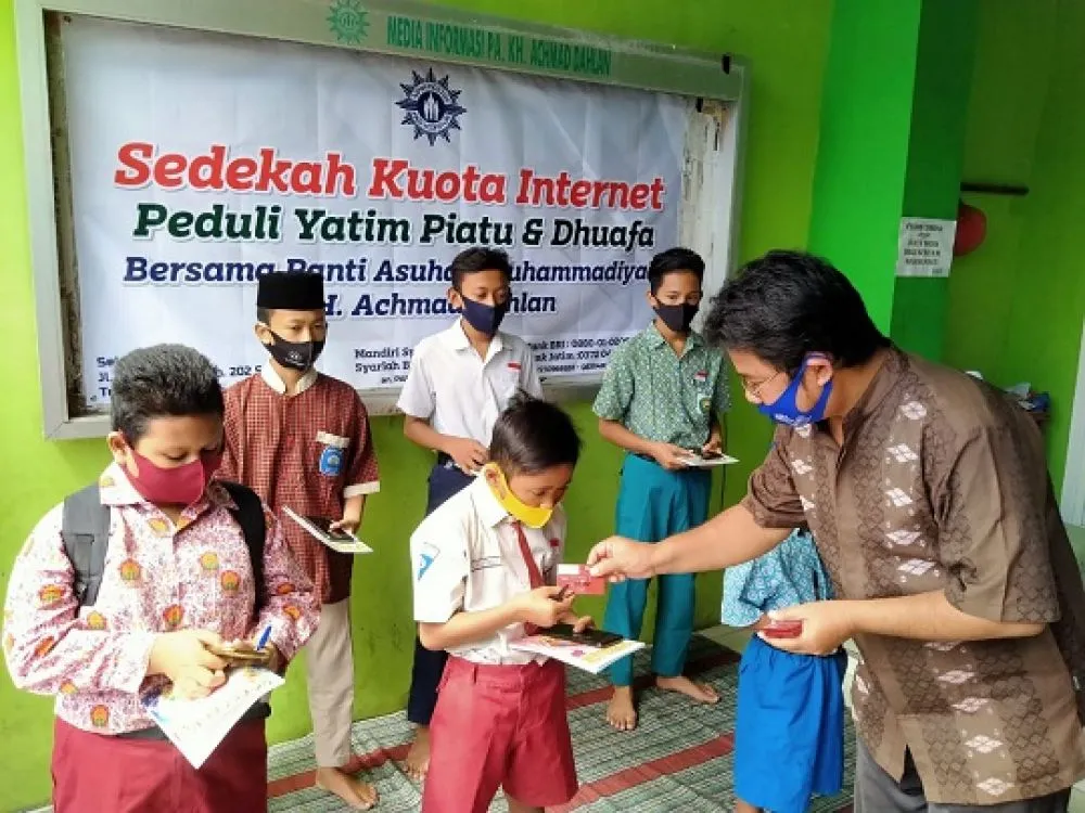 Panti Asuhan KH Achmad Dahlan Bagi-bagi Voucher Internet