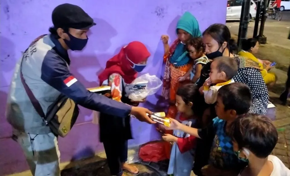 Aksi Peduli Anak Bangsa, Rumah Pintar Matahari Bagi-bagi Peralatan Sekolah