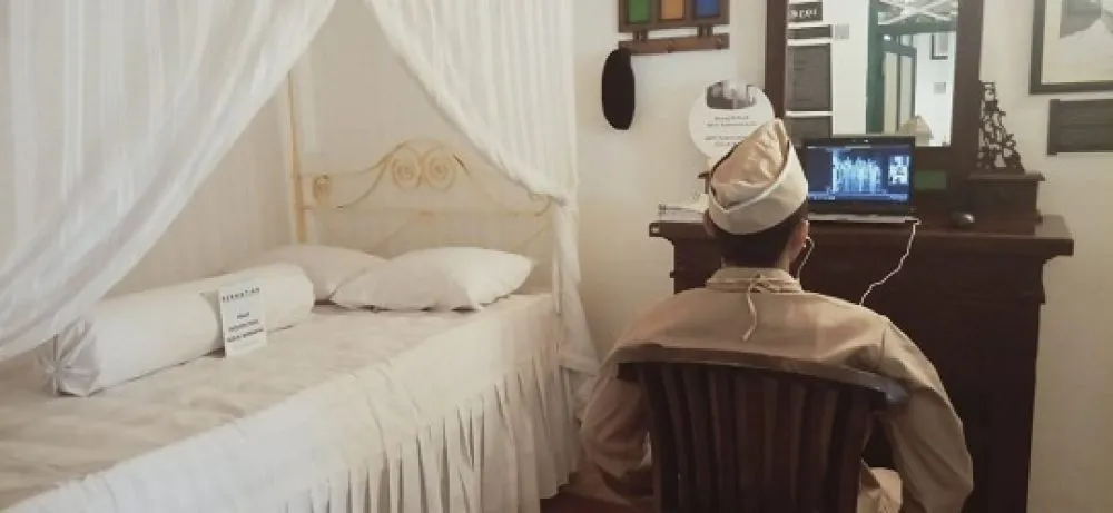 Mengajar Daring Dari Rumah Kost Bung Karno