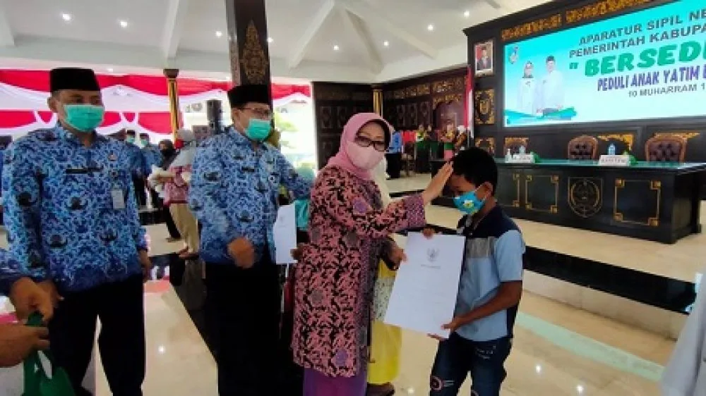 Sinergi dengan Baznas, ASN Pemkab Jombang Salurkan Bantuan