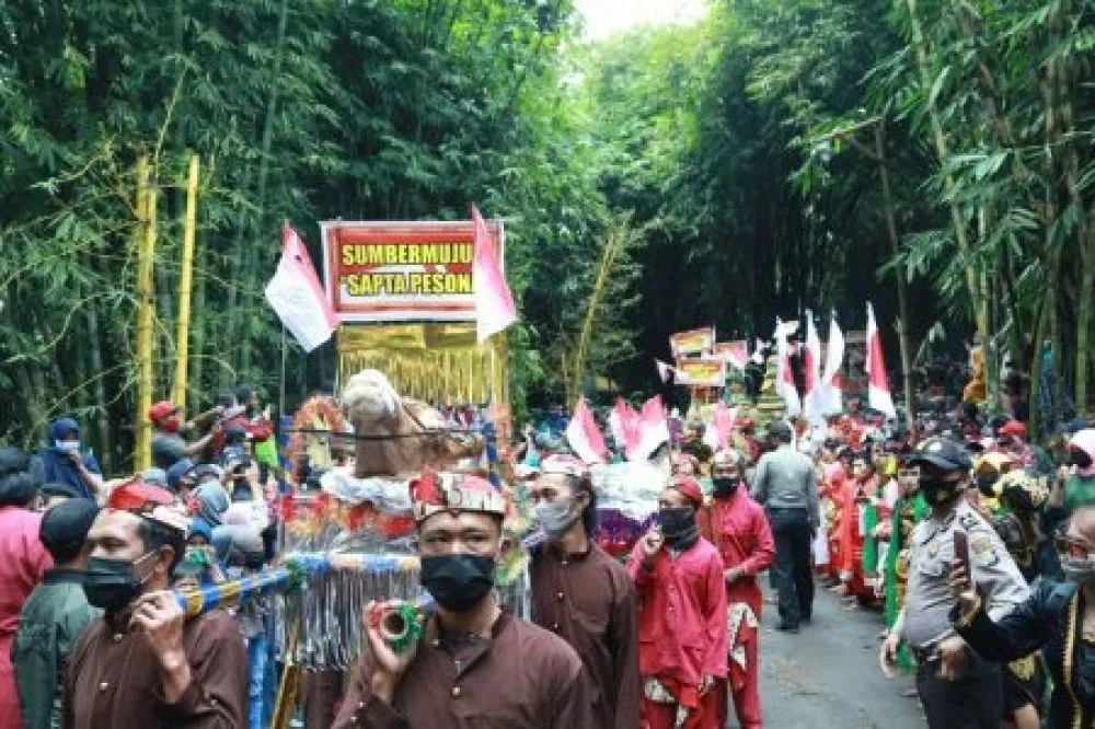 Desa Sumbermujur Gelar Tradisi Grebek Suro