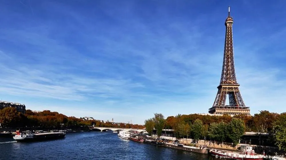 Paris Kembali Jadi Zona Merah Covid-19