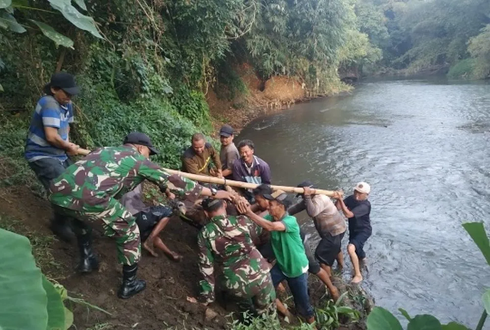 TNI danWarga Temukan Sapi Diduga Sebelumnya Dicuri Maling