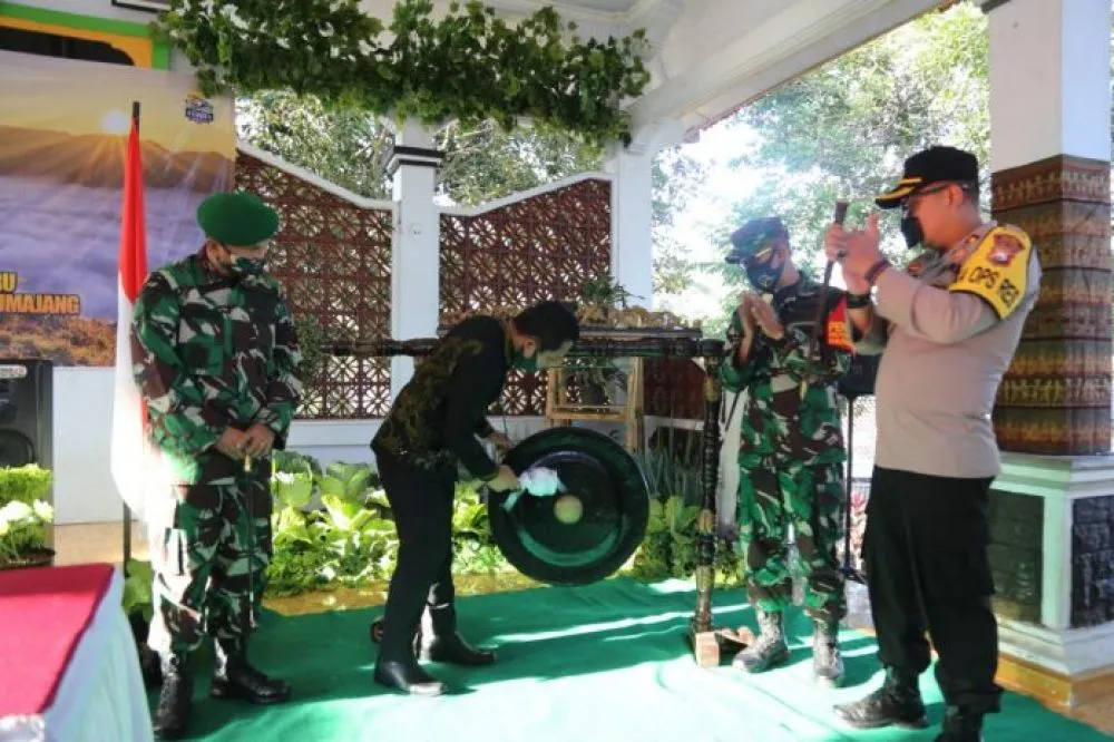 Bupati Lumajang Resmikan Jatim Bermasker