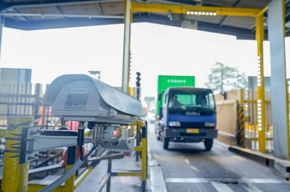 Petikemas Surabaya Data Perusahaan Truk dan Armada Secara Online