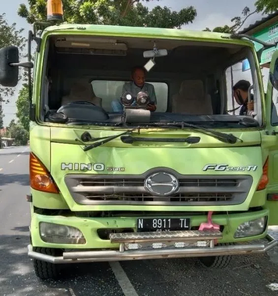 Tersambar Truk, Dua Pelajar di Jombang Dilarikan ke RS