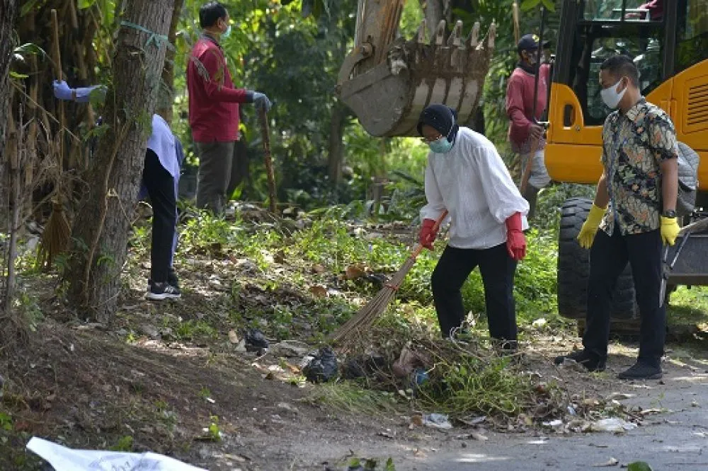 Dimulai dengan Kerja Bakti, Pemkot Surabaya Percantik Kawasan Kalibokor