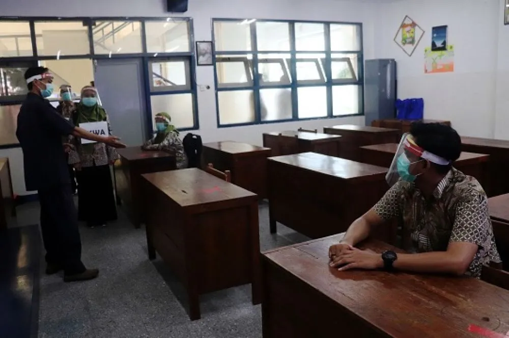 'Bu Risma, Jangan Coba-coba Berlakukan KBM..'