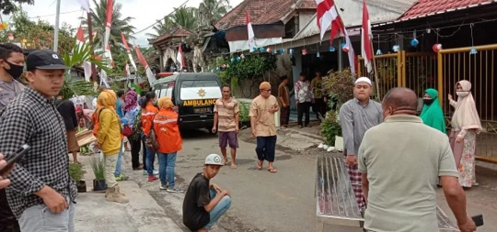 Kapolres Lumajang Takziah ke Rumah Kasubag Humas Polres Lumajang