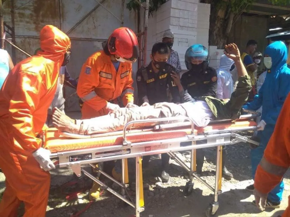 Perbaiki Atap Seng, Pria di Surabaya Tersengat Listrik