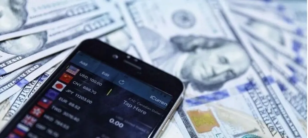 Rupiah Melemah ke Rp14.605 per Dolar AS pada Awal Pekan